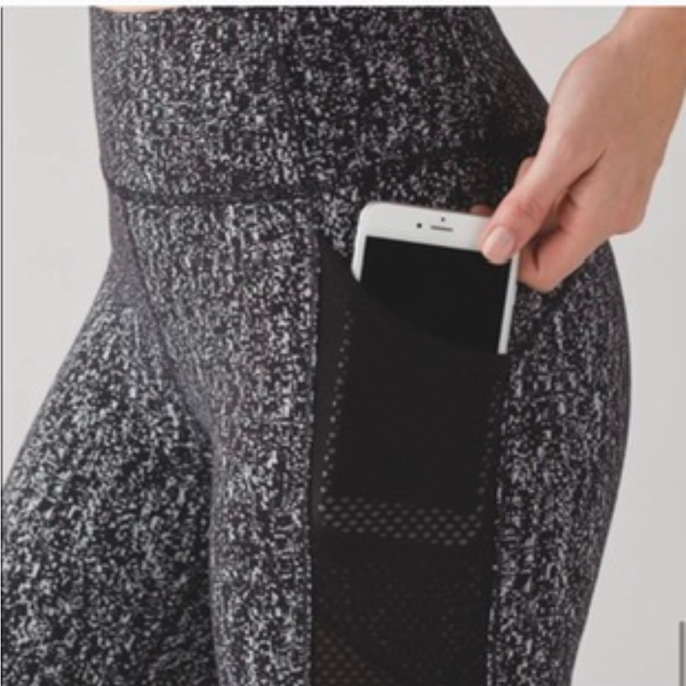 Lululemon Fit Physique leggings - Picture 12 of 12